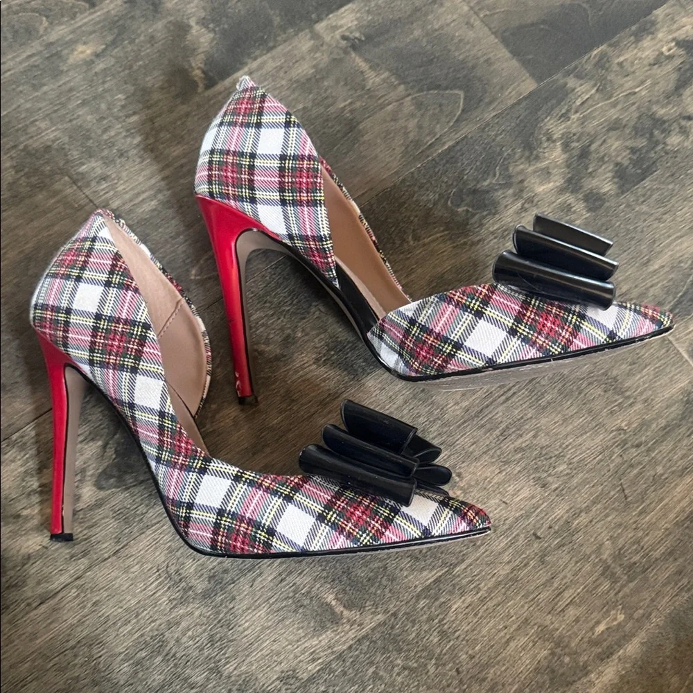 Betsey Johnson Plaid Heels with Black Bow and Red Heel - Picture 4 of 7